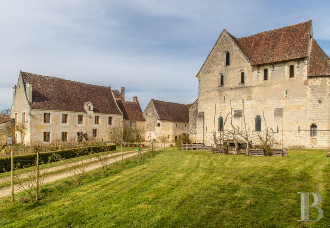 En Touraine, près de Loches, un ancien château-monastère et son domaine de 150 hectares - photo  n°39